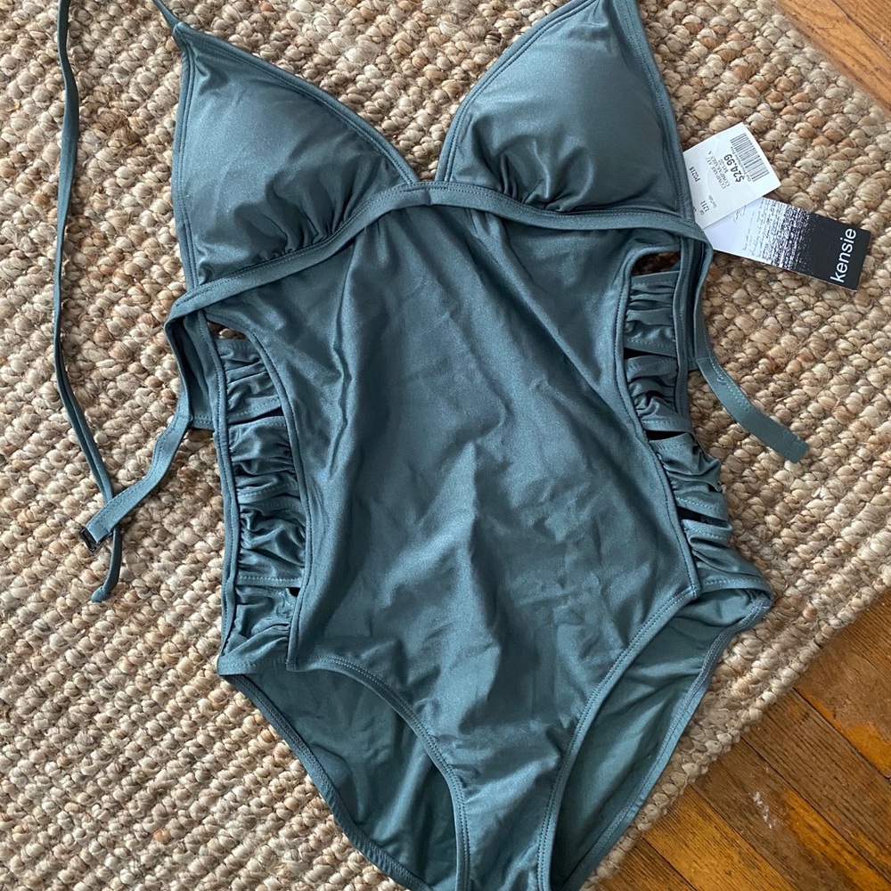 One piece swimsuit NWT